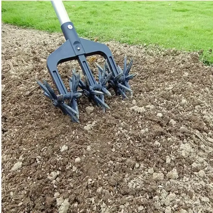Cultivateur rotatif découseur de pelouse de jardin