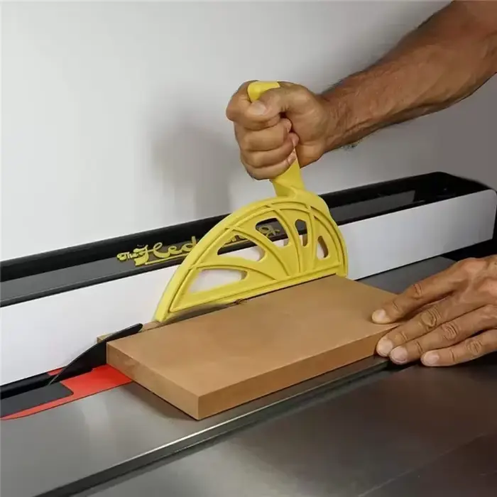 Scie de Table, scie poussoir et localisateur d'écrou à plumes