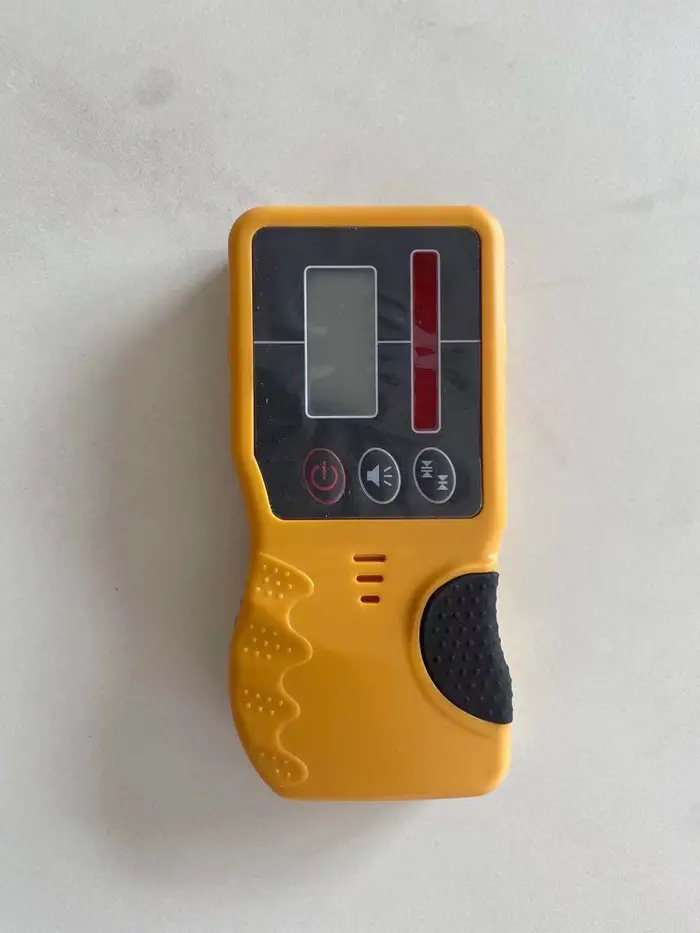 Récepteur de niveau laser rotatif auto-nivelant/détecteur