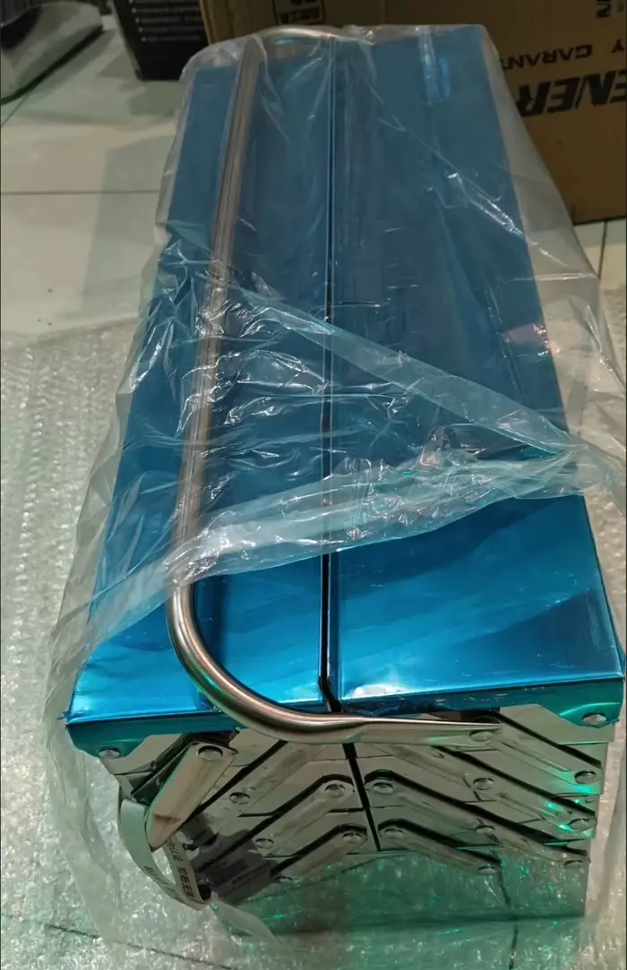 Boîte à outils en acier inoxydable à 4 couches