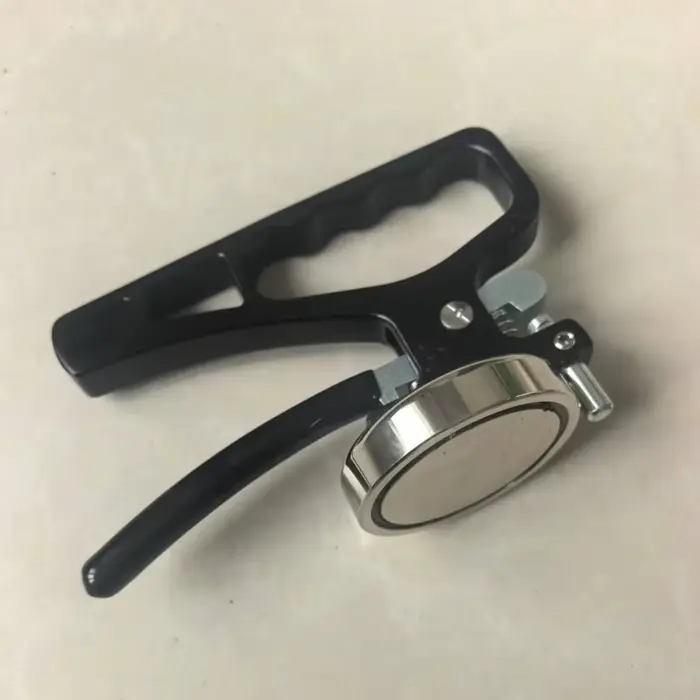 Outil de retrait de matériaux