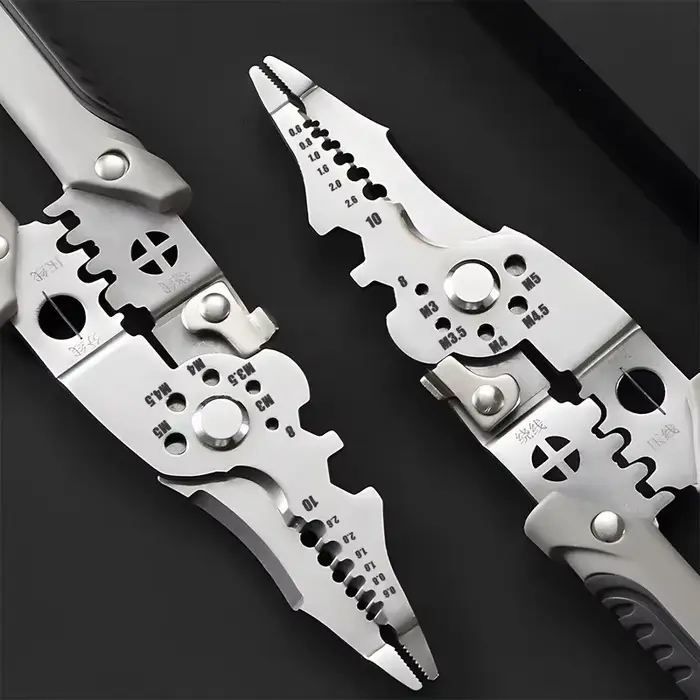 Pince multifonctionnelle pour électriciens