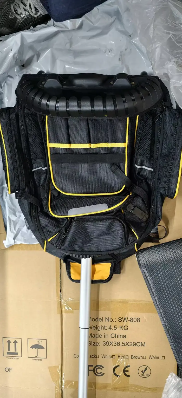 Sac à outils à roulettes robuste avec base moulée
