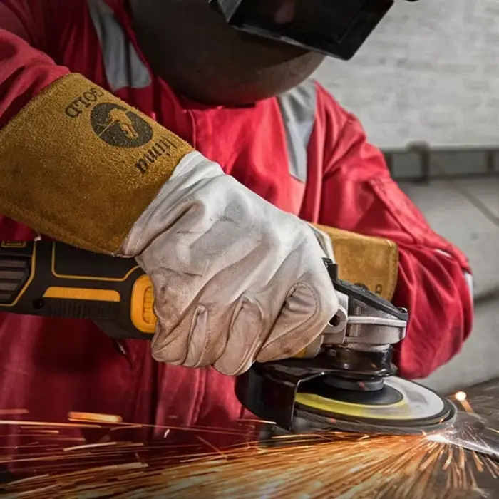 Nouveauté 2026 ! Meuleuse d'angle à tête plate DEWALT DCG406