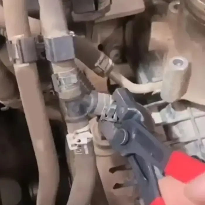 Pince à sertir pour tuyau d'huile de voiture