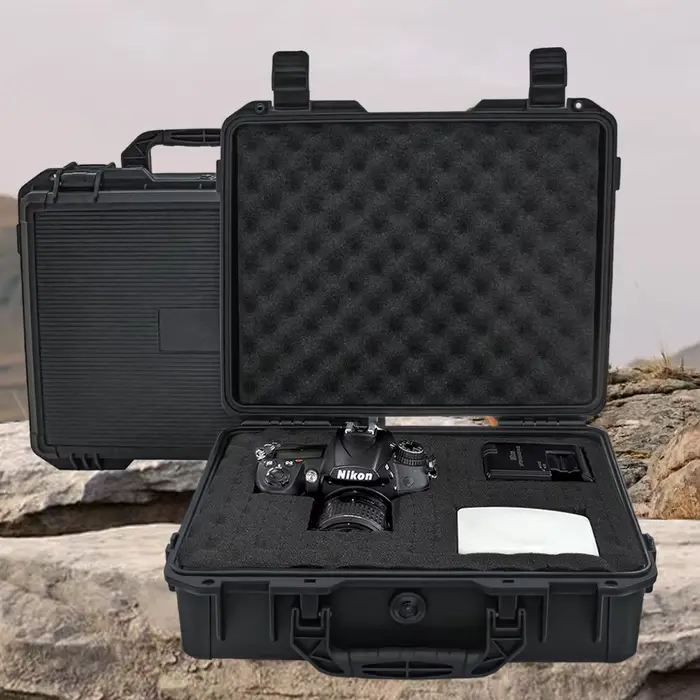 Valise noire étanche et durable pour appareil photo/outils, intérieur en mousse personnalisable, por