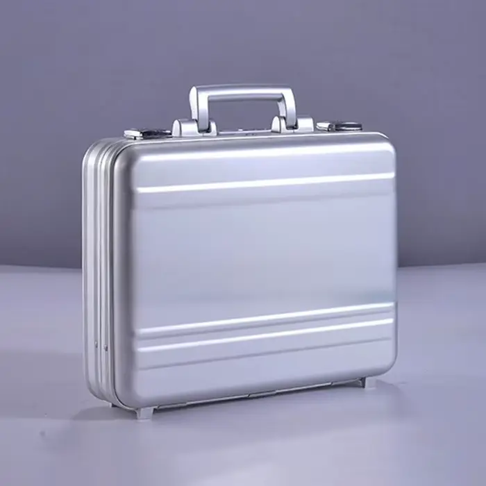 Boîte à outils complète multifonctionnelle en aluminium