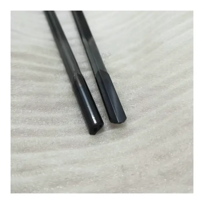 Dia. Foret à poinçonner en carbure monobloc à une dent, longueur totale 200-490 mm, diamètre 5-5,6 mm, pour perçage de trous profonds, personnalisable