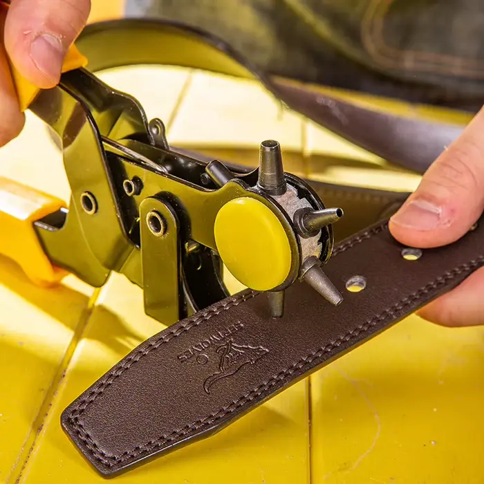 Pince multifonction en cuir
