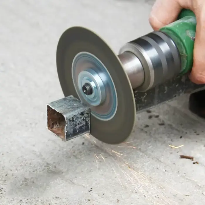 Adaptateur pour meuleuse d'angle