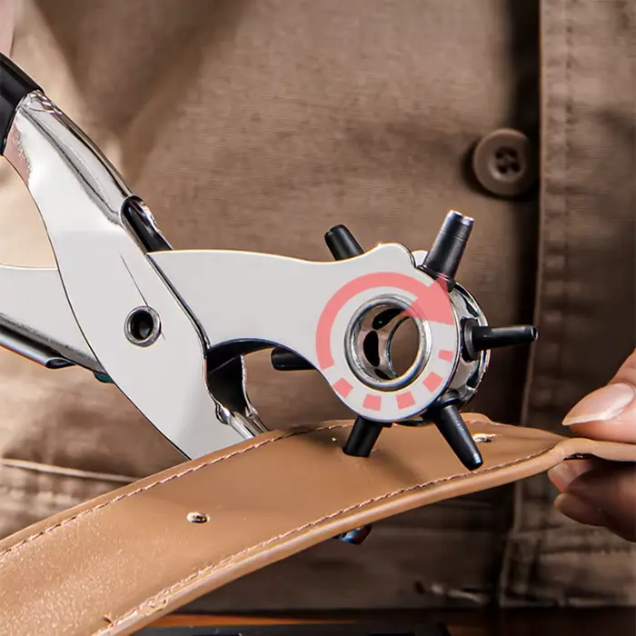 Pince multifonction, perforateur d'oeillet
