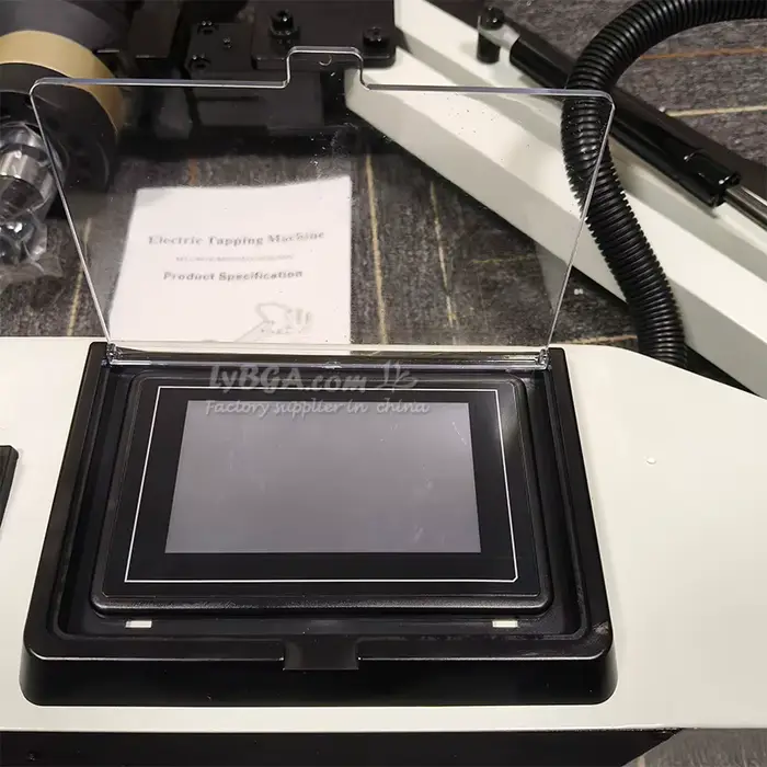 Machine à tarauder électrique à servomoteur avec mandrins