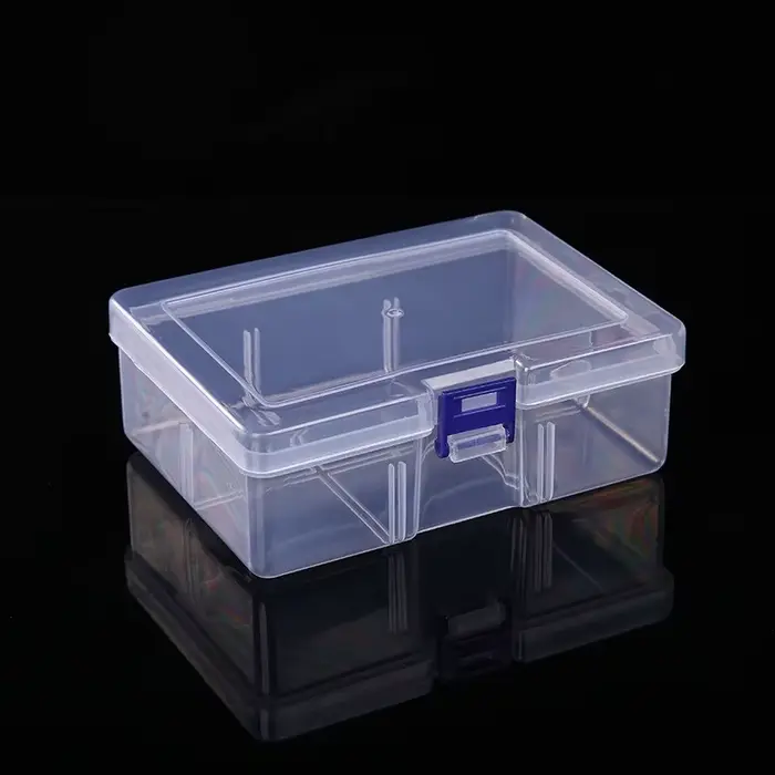 Boîte en plastique transparente