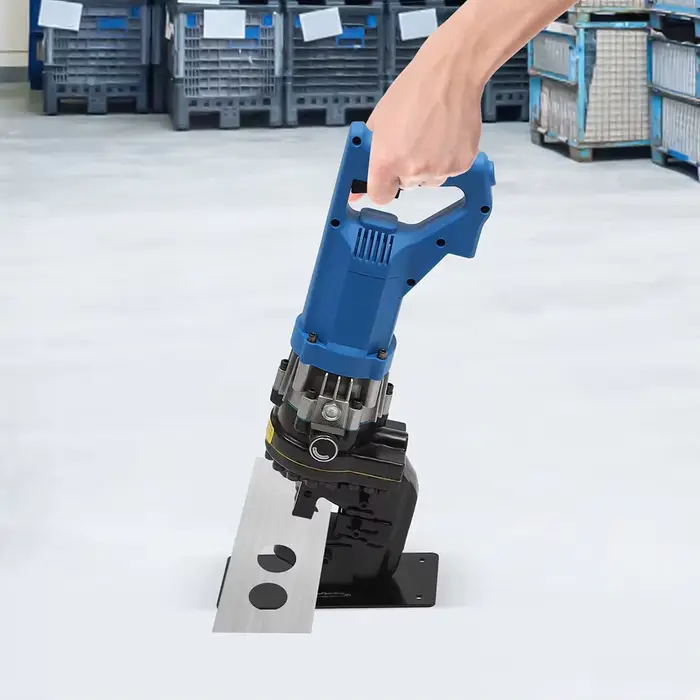Machine de poinçonnage électrique portable pour acier profilé