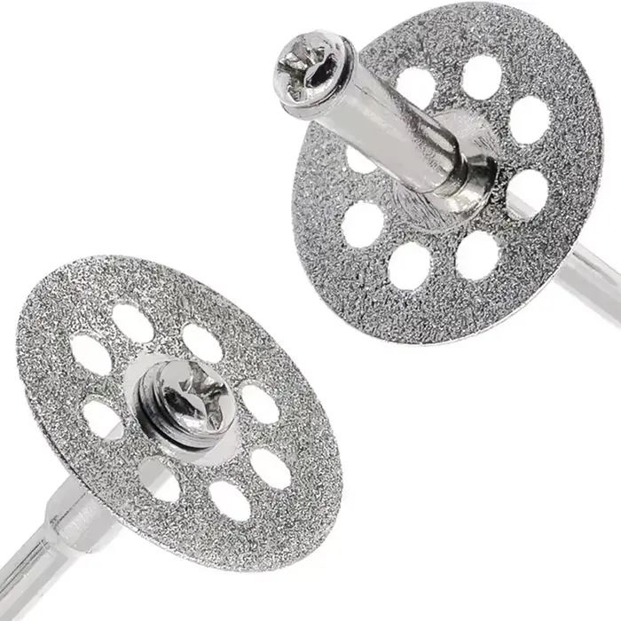Lame de scie circulaire diamantée à 8 trous