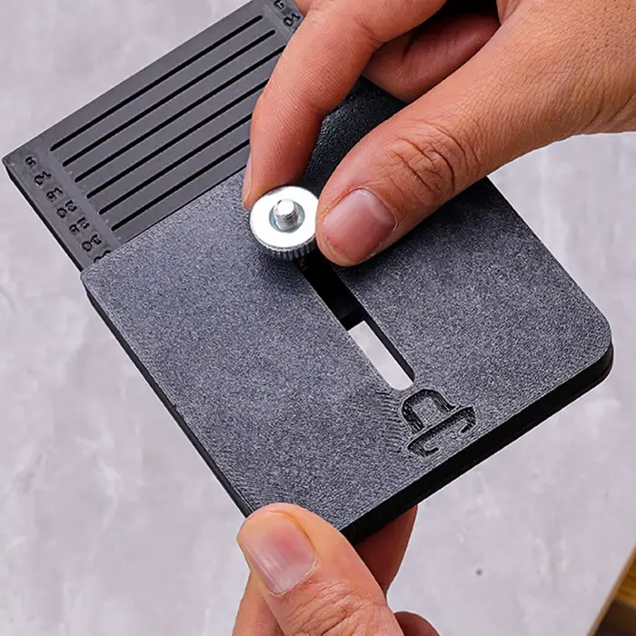 Guide de découpe de précision antidérapant portable et réglable pour le bricolage