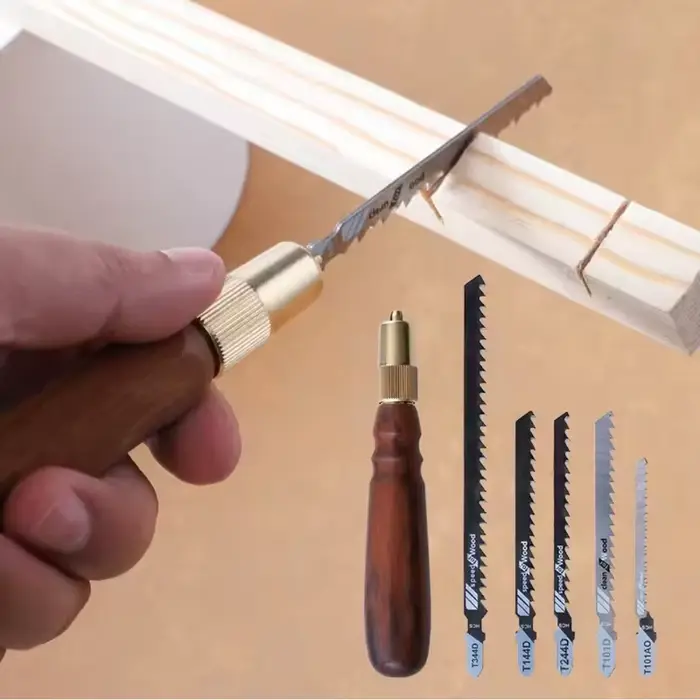 Mini jeu de scie à main à dents fines avec manche en bois