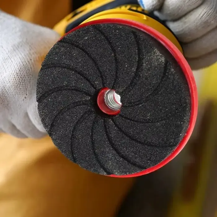 Disque de meulage intégré pour meuleuses d'angle de type 100