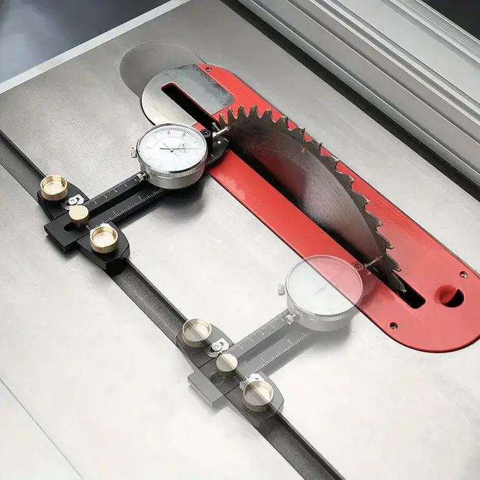 Kit de base de scie à table avec indicateur à cadran de précision pour l'alignement et le calibrage des machines
