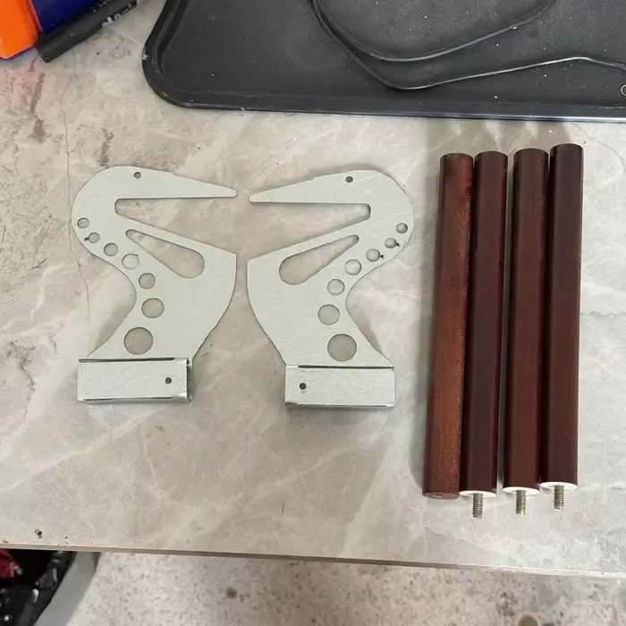 Support de main réglable pour chevalet