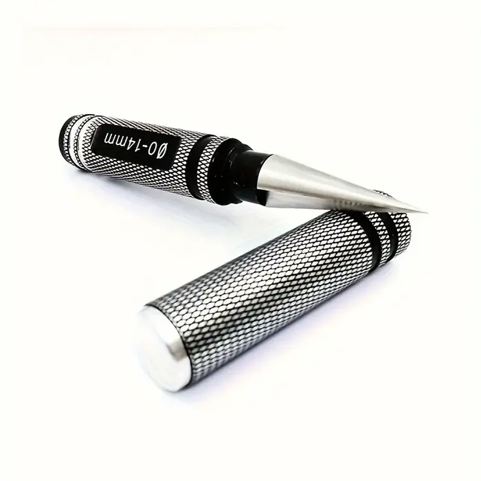 Perforateur de trous d'expansion de modèle