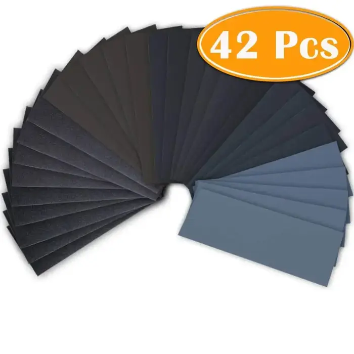 Assortiment de feuilles de papier abrasif pour ponçage automobile