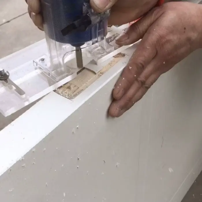 Gabarit de rainure de charnière pour le travail du bois