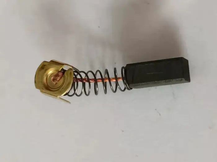 Brosses en carbone pour moteur électrique Bosch