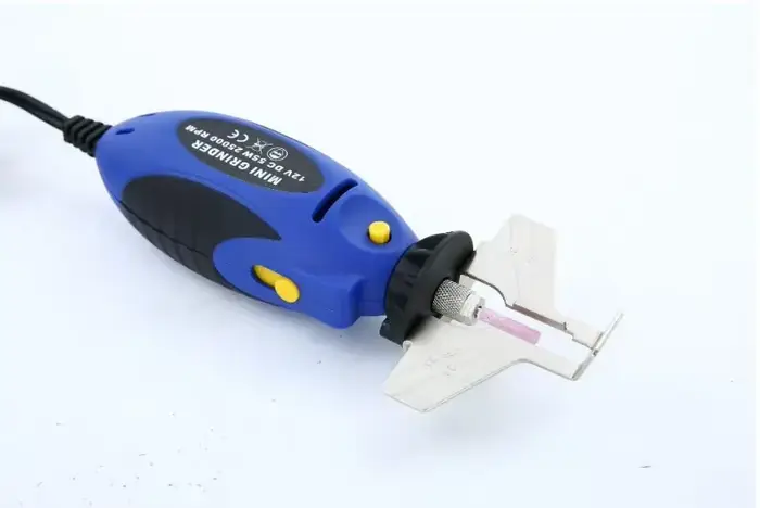 Mini chaîne de tronçonneuse 12V affûteur de scie