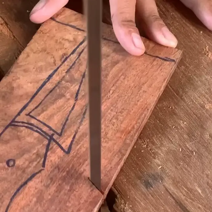 Lames de scie à ruban pour la coupe du bois dur