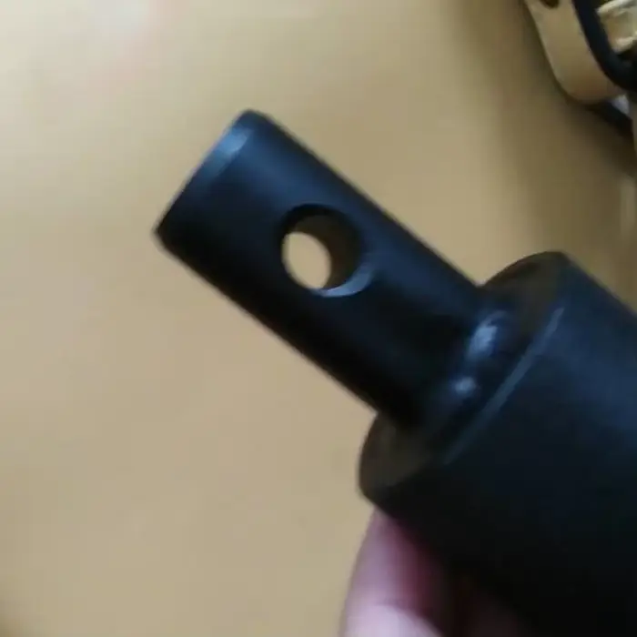 Adaptateur universel de tarière de terre 3/4 "mâle à 7/8" femelle