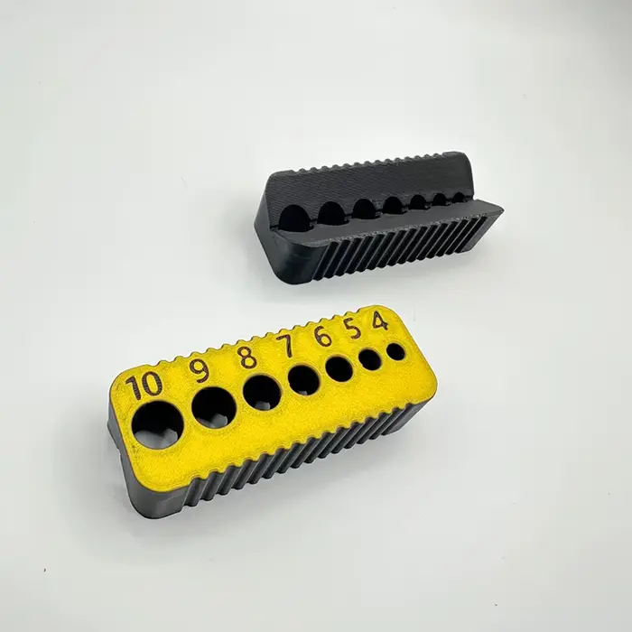 Convient aux forets de 4 mm à 10 mm. Le guide de perçage peut être réutilisé comme outil