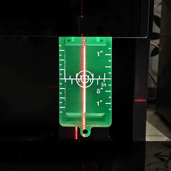 Niveau laser horizontal magnétique avec faisceau lumineux et cible