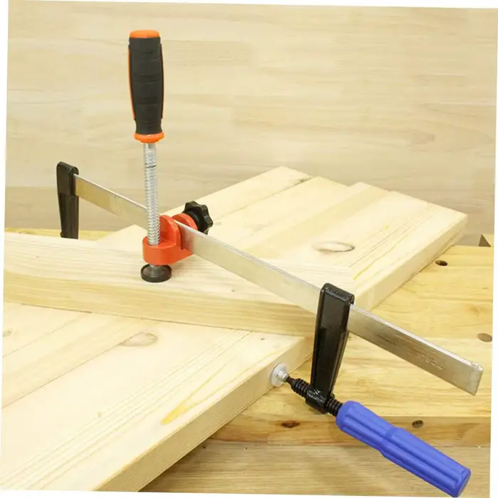 1 pince de serrage pour le travail du bois
