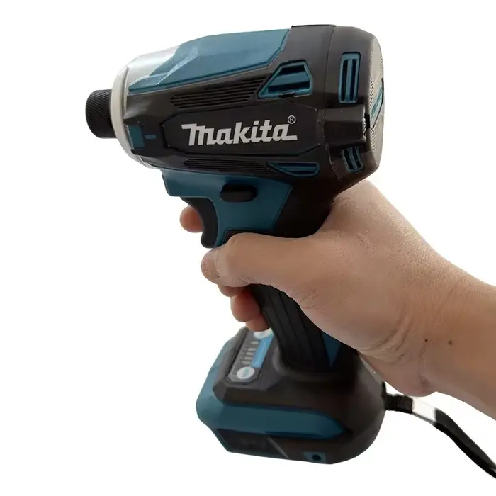 Outils Makita : divers modèles d'outils électriques portables sans fil